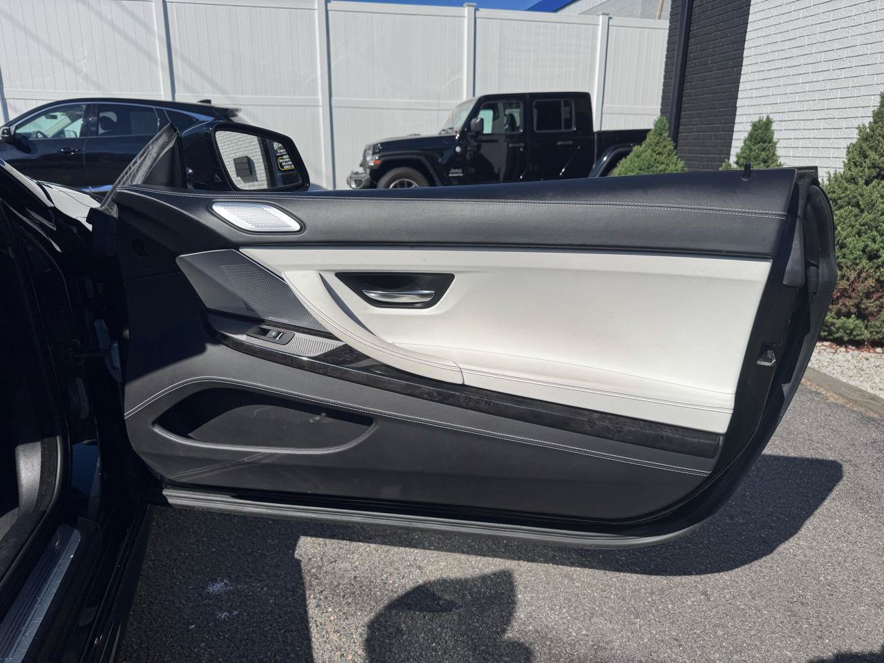 Used 2014 BMW 650i xDrive Convertible AWD/4WD image 29