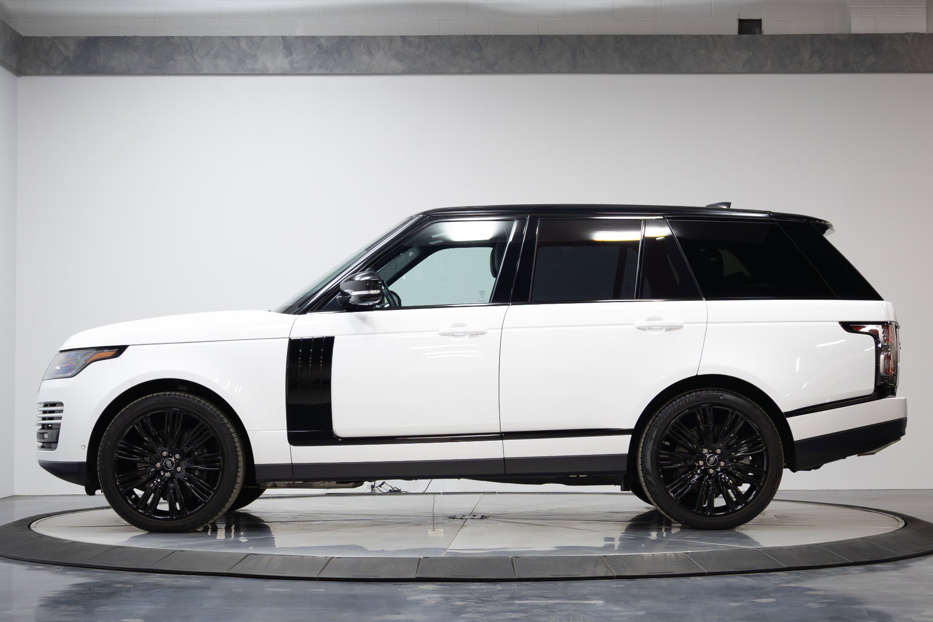 Used 2021 Land Rover Range Rover Westminster Edition image 40