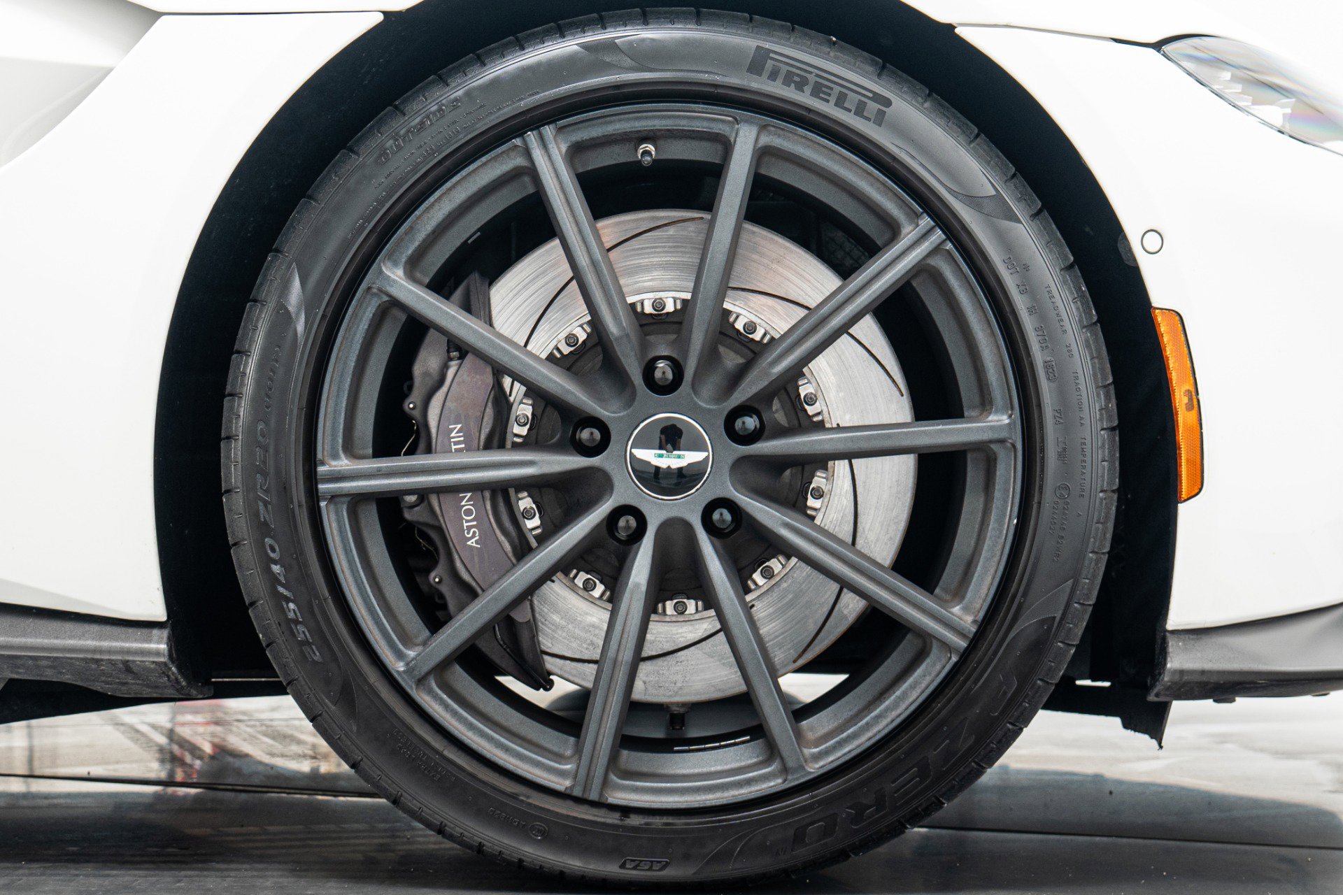 Used 2020 Aston Martin V8 Vantage Coupe RWD image 41