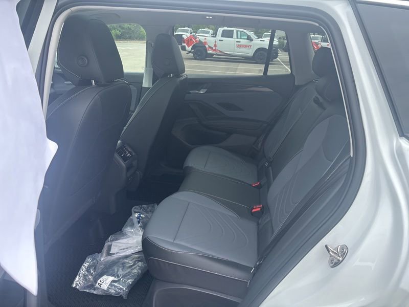 New 2026 Volkswagen Tiguan SE AWD/4WD image 18