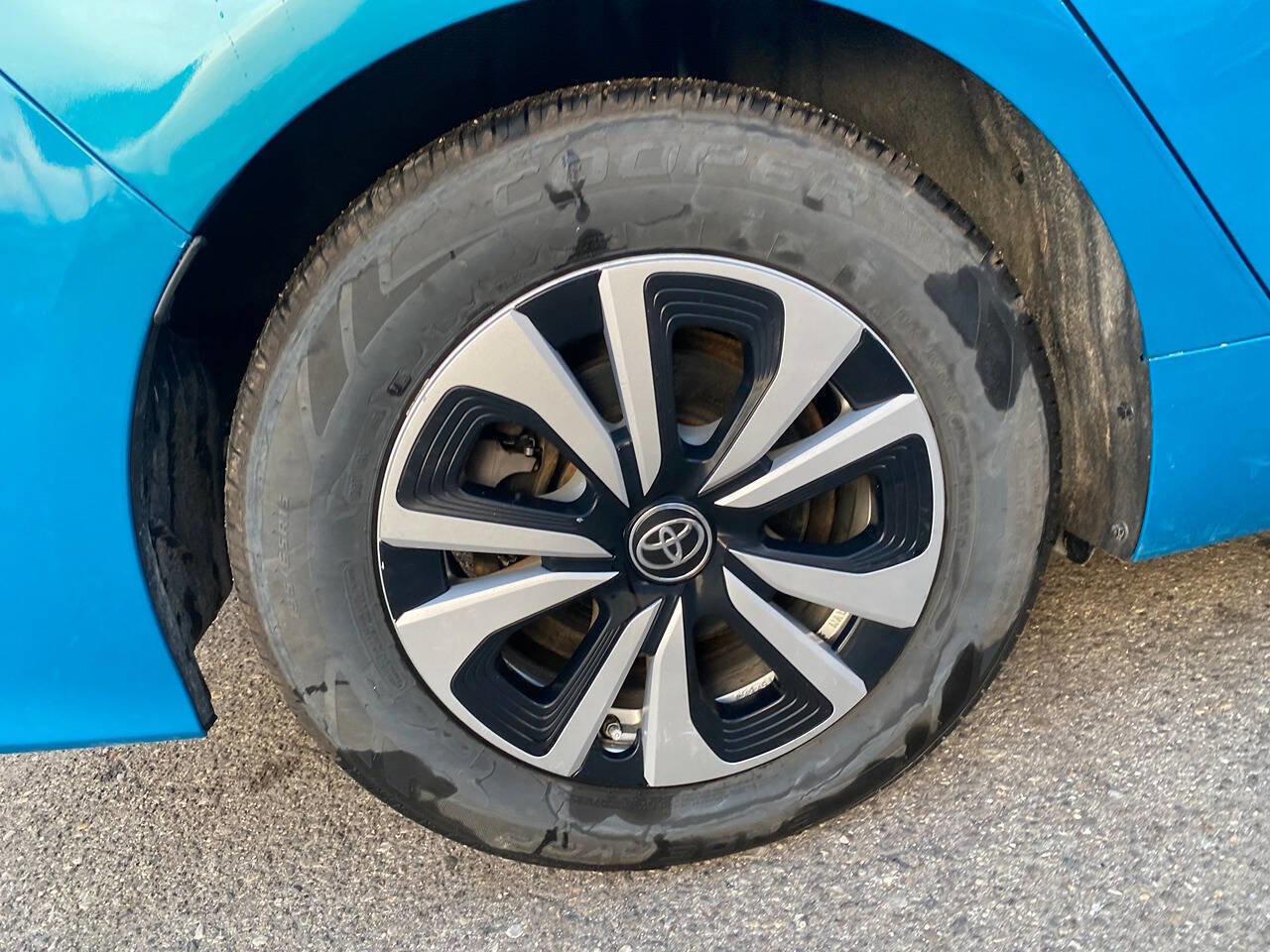 Used 2017 Toyota Prius Prime Plus image 10