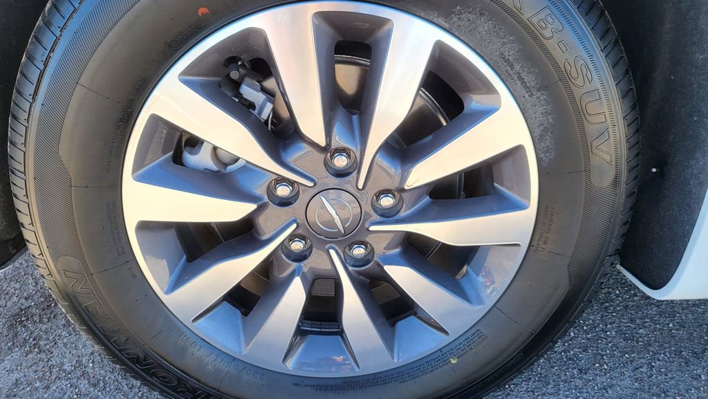 Used 2024 Chrysler Pacifica Select image 15