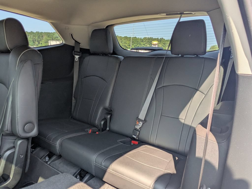 Used 2020 Buick Enclave Avenir w/ Avenir Technology Package FWD image 13