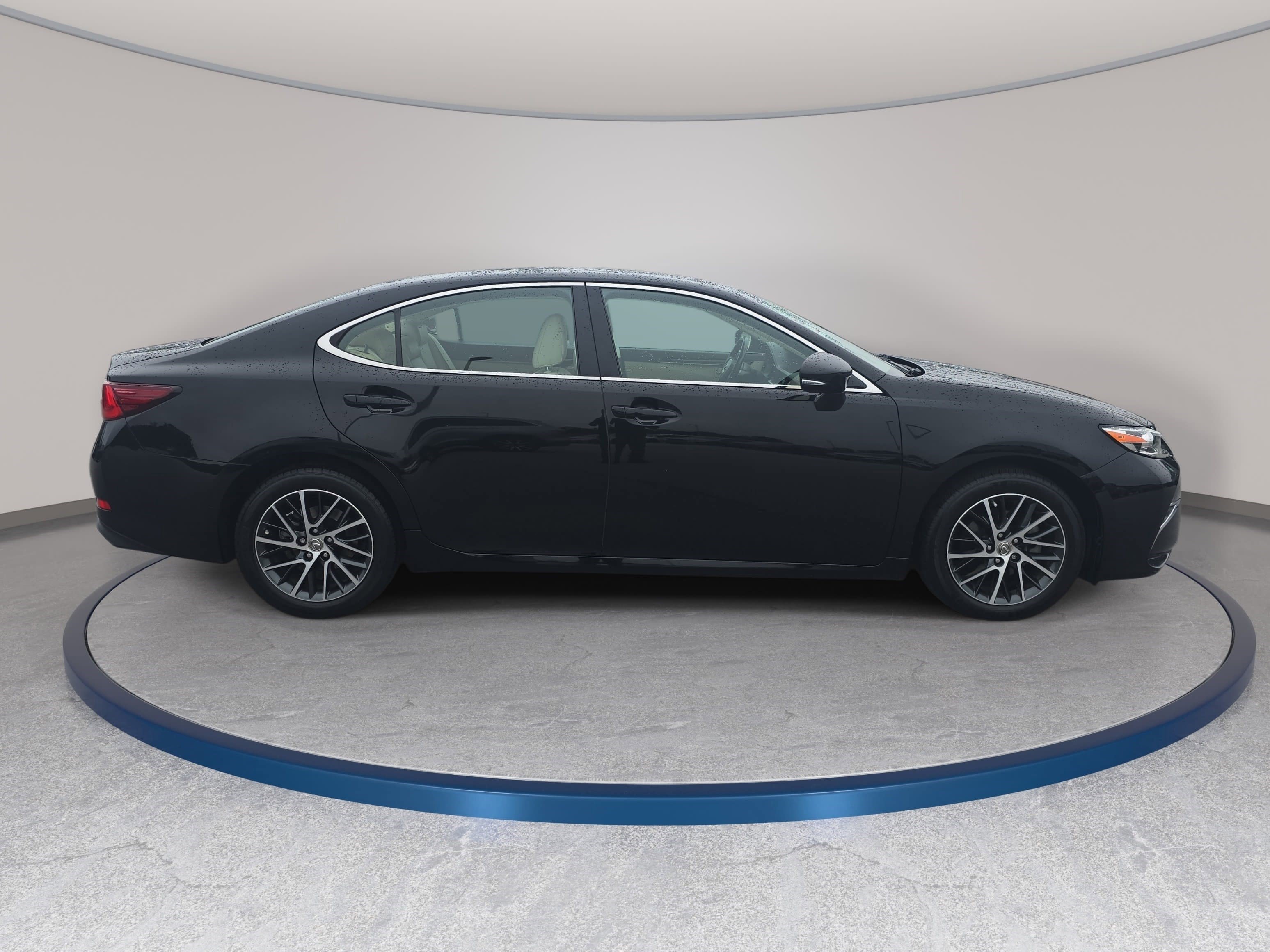 Used 2017 Lexus ES 350 w/ Luxury Package FWD image 4