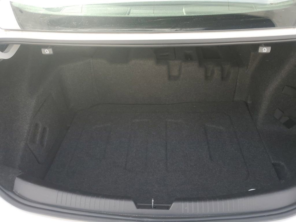 Used 2016 Chevrolet Malibu Hybrid w/ Leather Package image 30