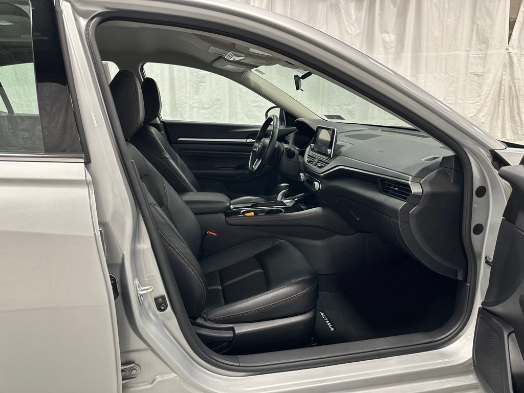 Used 2023 Nissan Altima 2.5 SR FWD image 55