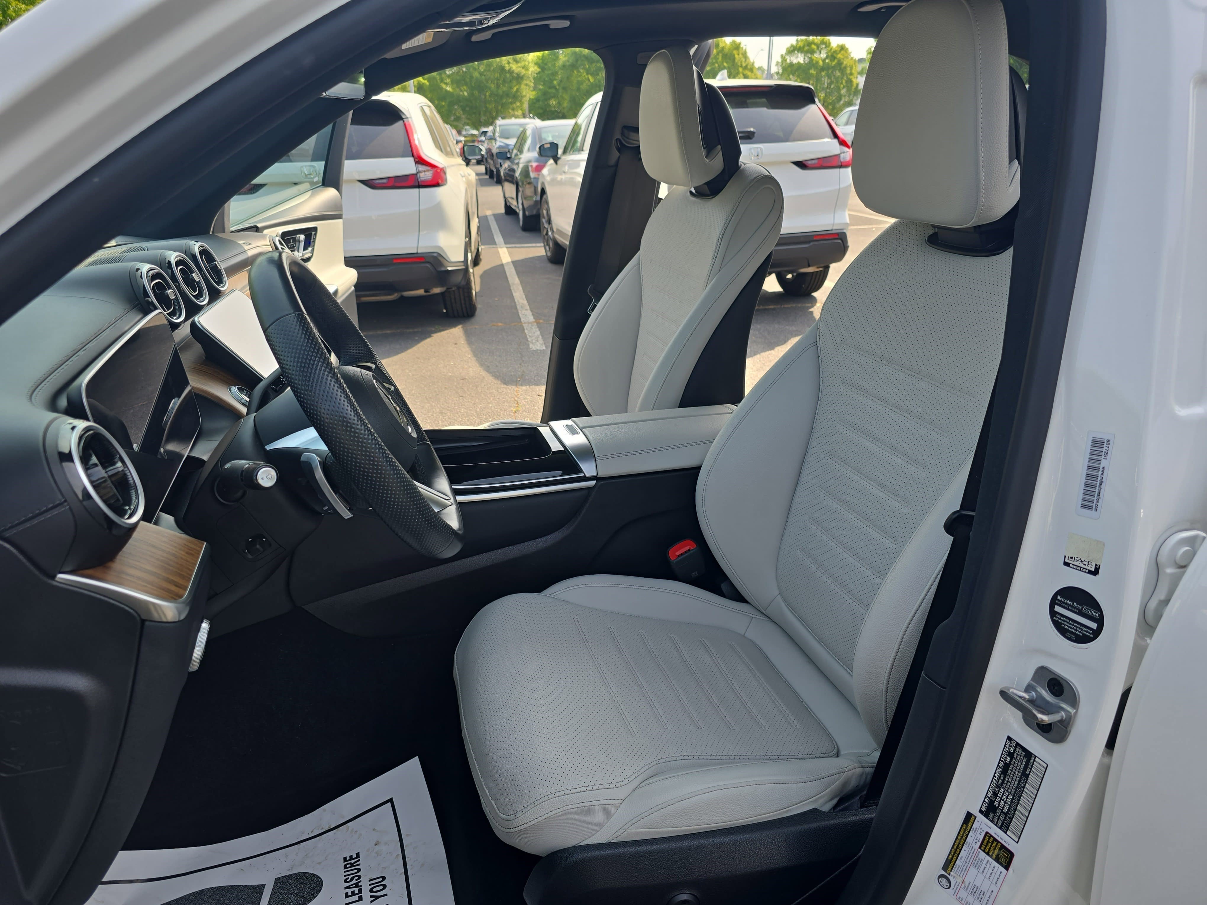 Used 2023 Mercedes-Benz GLC 300 4MATIC w/ AMG Line image 17