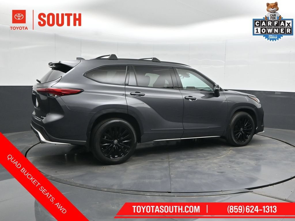 Used 2023 Toyota Highlander XSE AWD/4WD image 2