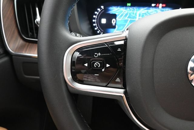 Used 2023 Volvo XC60 B6 Ultimate w/ Protection Package Premier AWD/4WD image 21