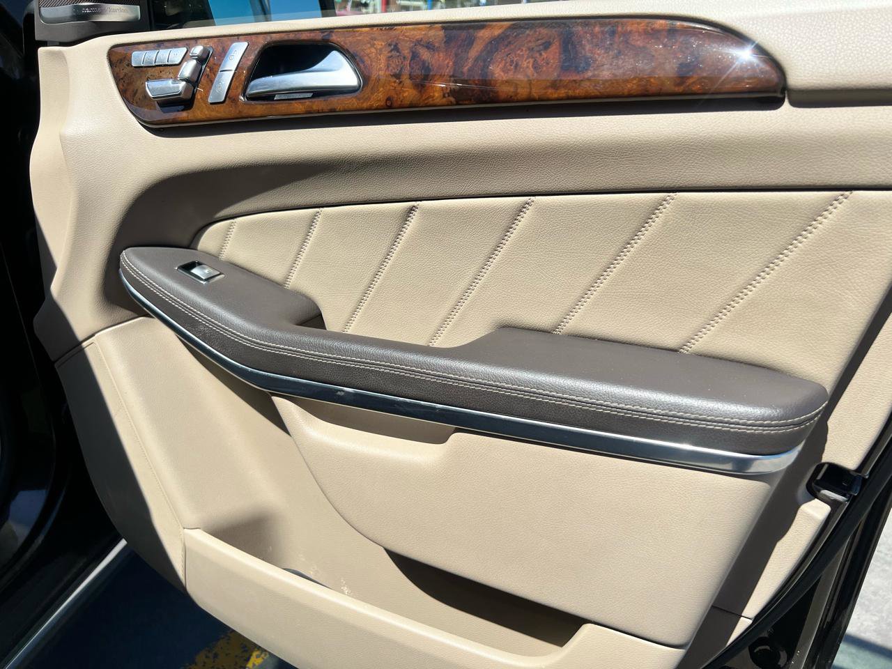 Used 2014 Mercedes-Benz GL 450 4MATIC image 21