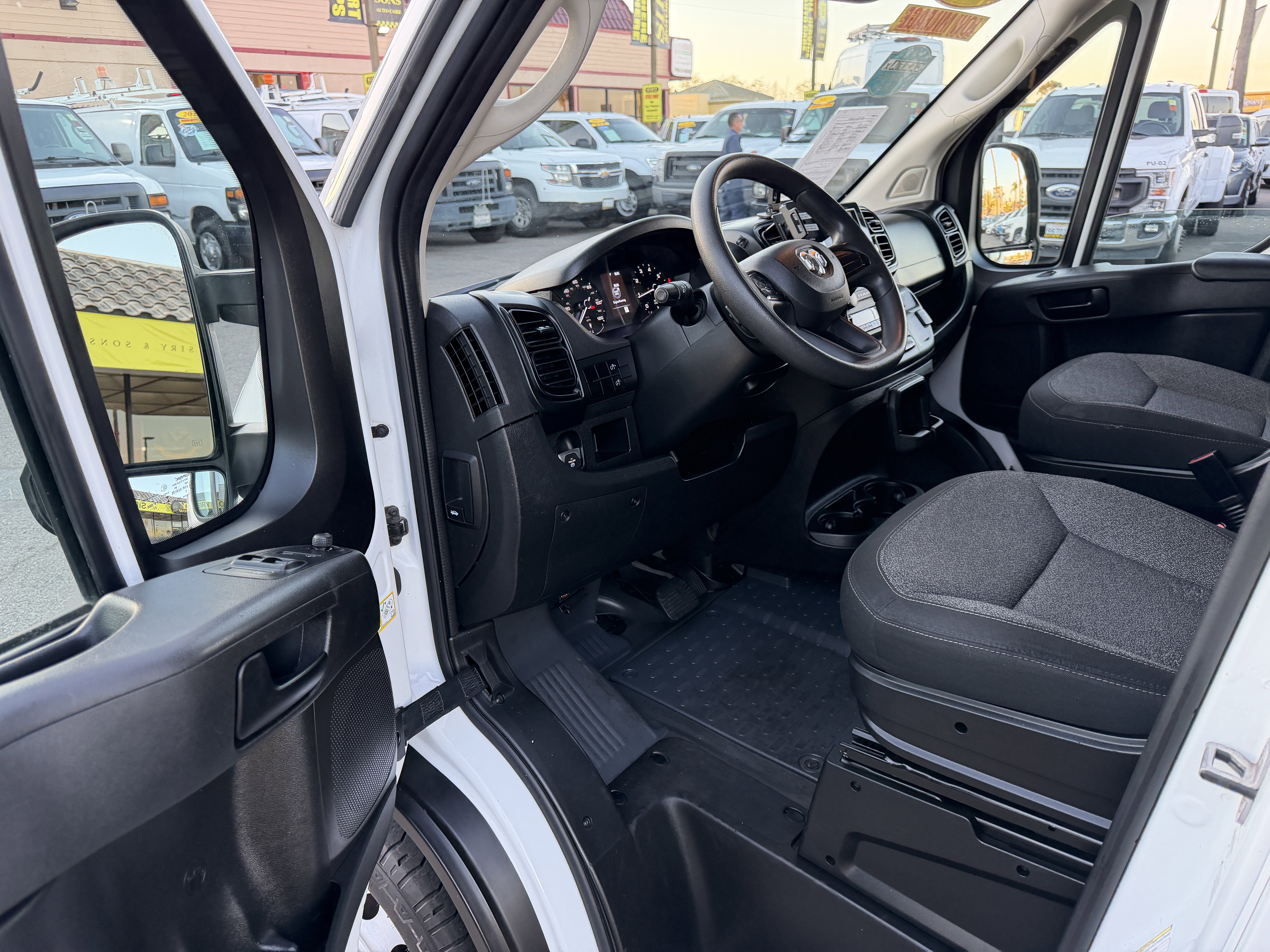 Used 2023 RAM ProMaster 2500 FWD image 18