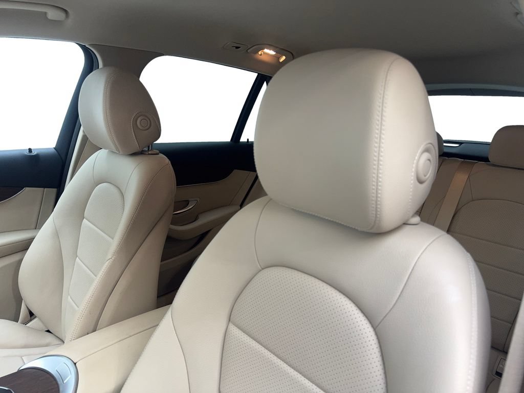 Used 2022 Mercedes-Benz GLC 300 w/ Premium Package Lite image 26