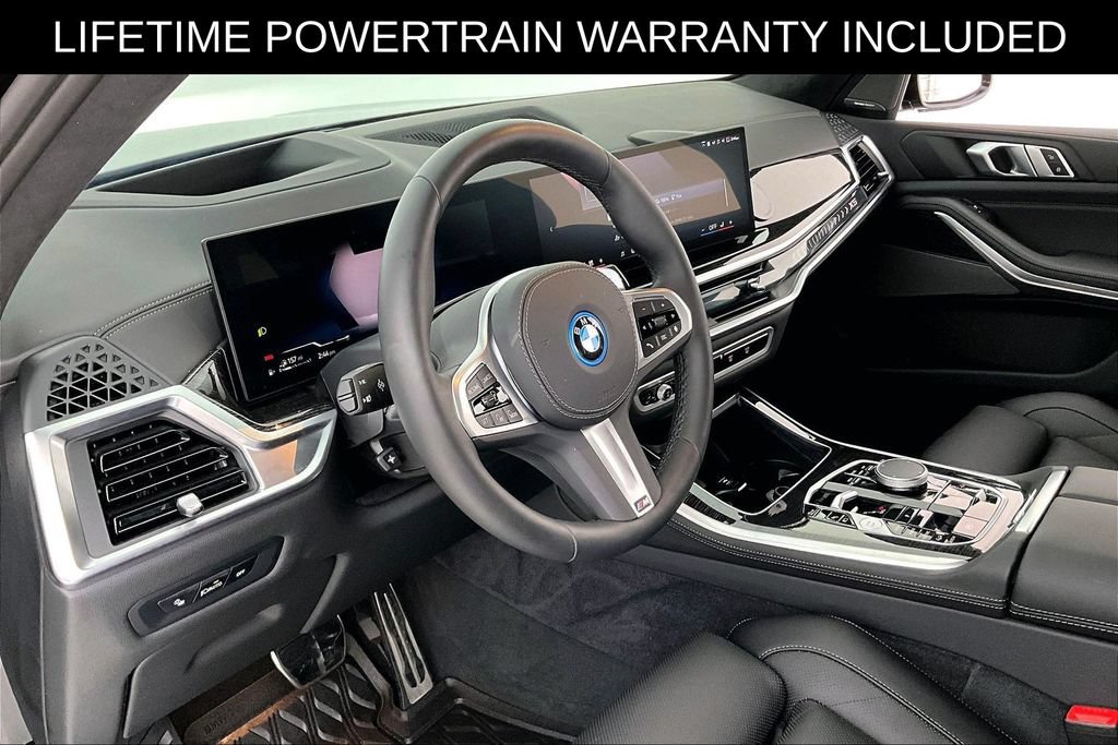 Used 2026 BMW X5 xDrive50e w/ M Sport Package AWD/4WD image 17