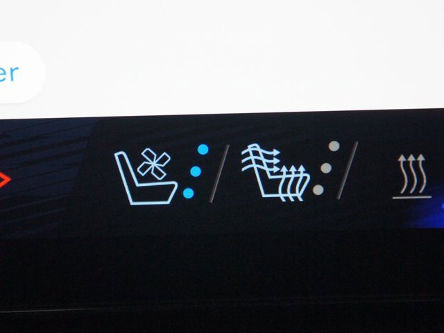 New 2025 Chevrolet Equinox EV RS image 9