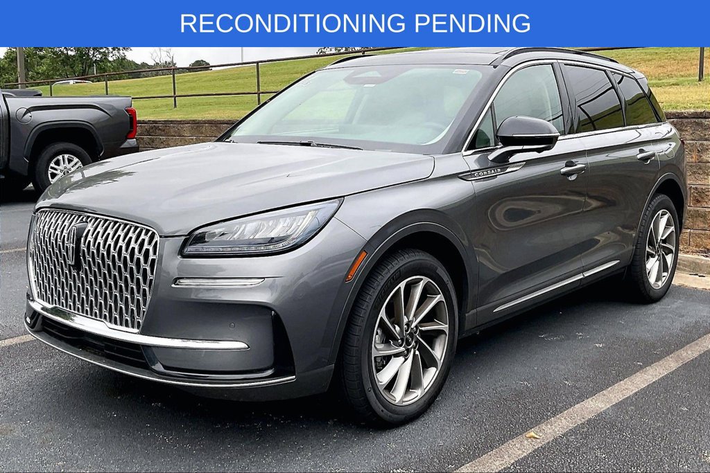 Used 2026 Lincoln Corsair Premiere FWD image 2