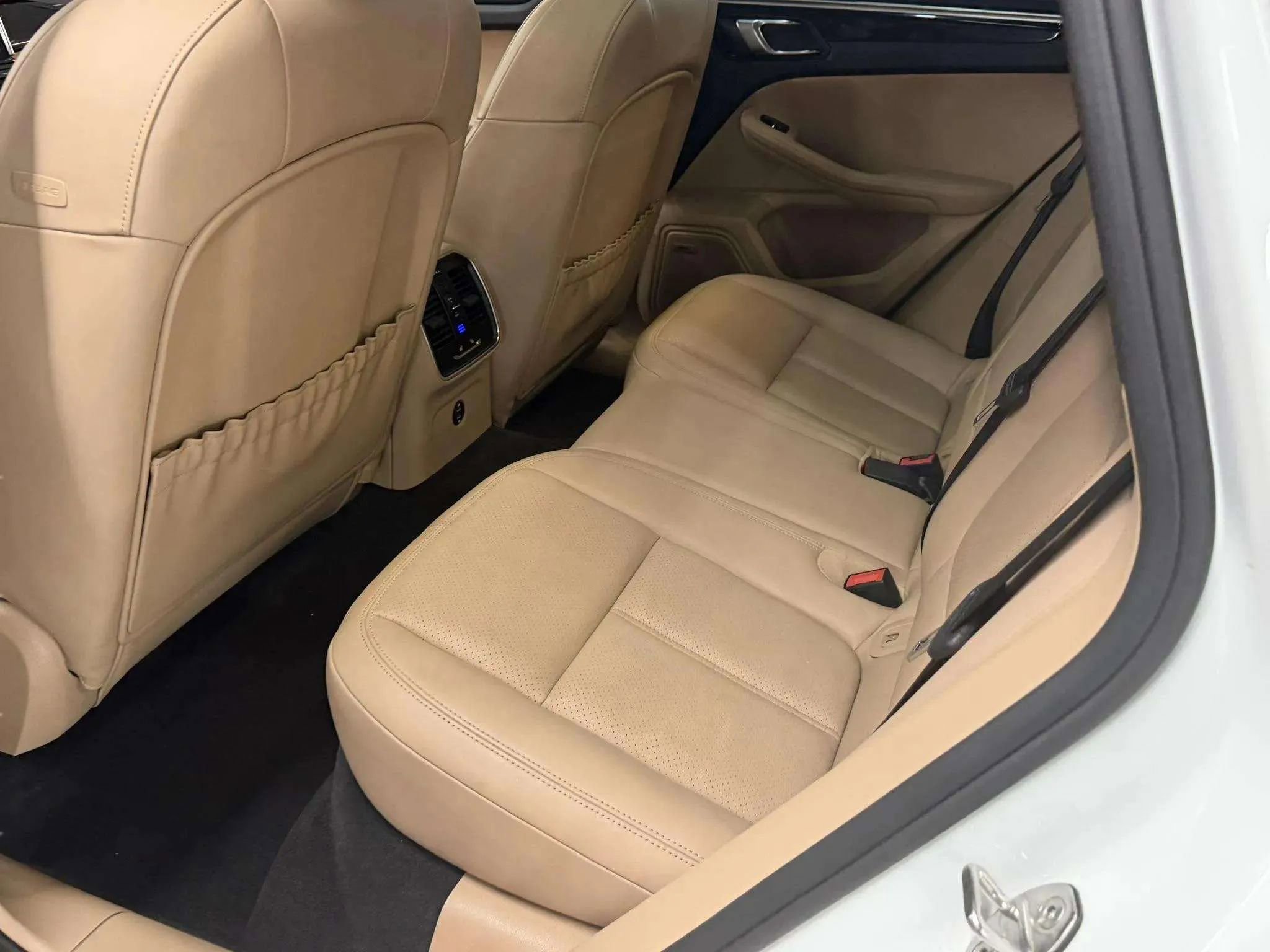 Used 2020 Porsche Macan Sport Edition image 15