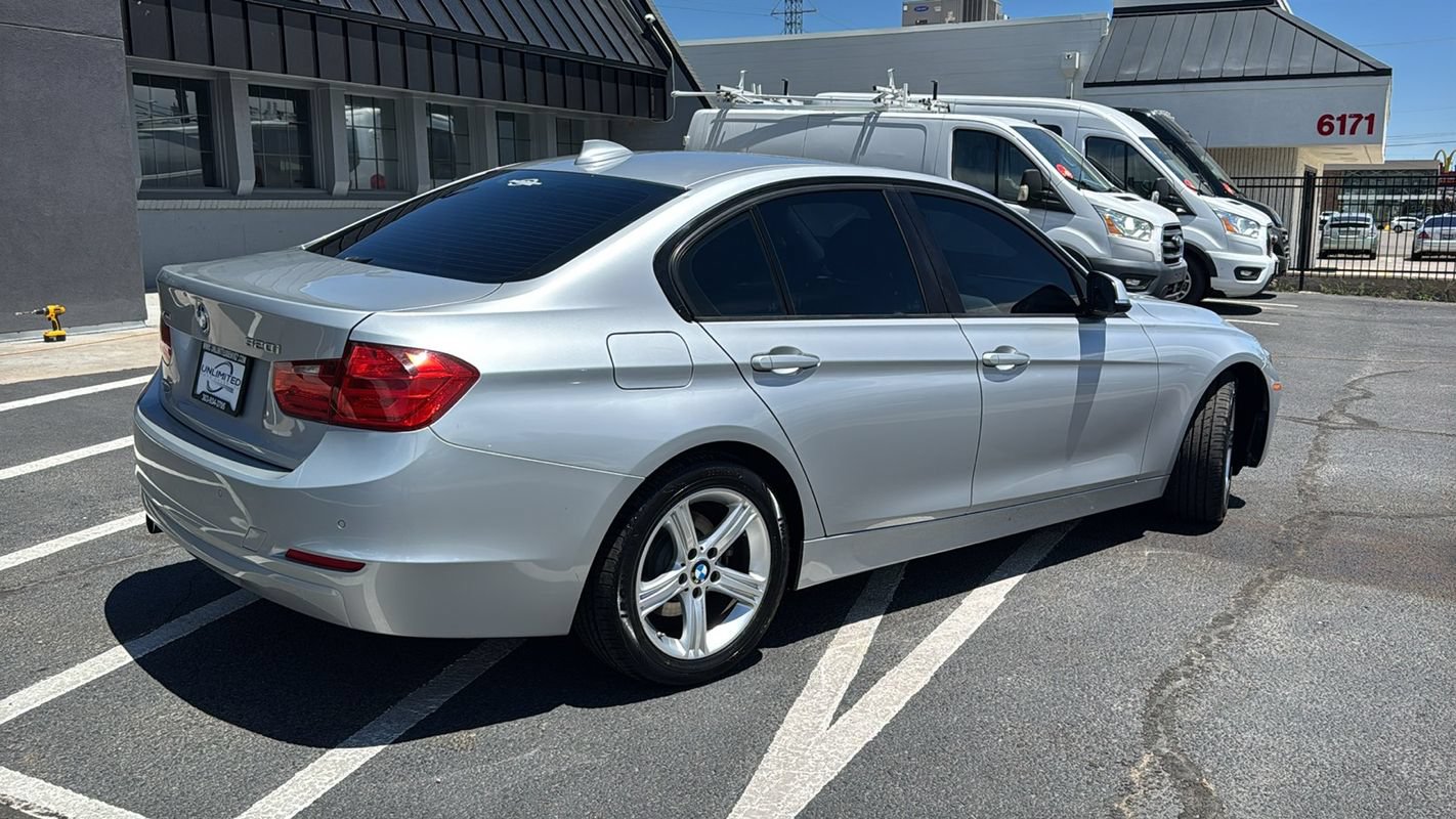 Used 2014 BMW 320i xDrive Sedan AWD/4WD image 3