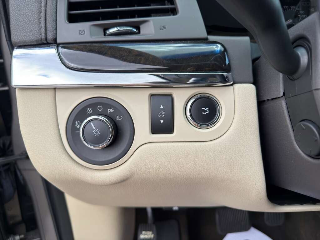 Used 2015 Lincoln MKS image 15