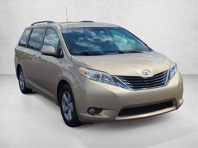 Used 2012 Toyota Sienna LE FWD image 3
