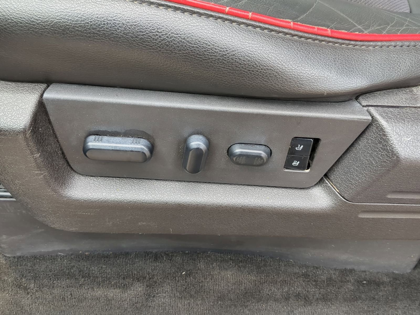 Used 2014 Ford F150 FX4 w/ Equipment Group 402A Luxury image 23