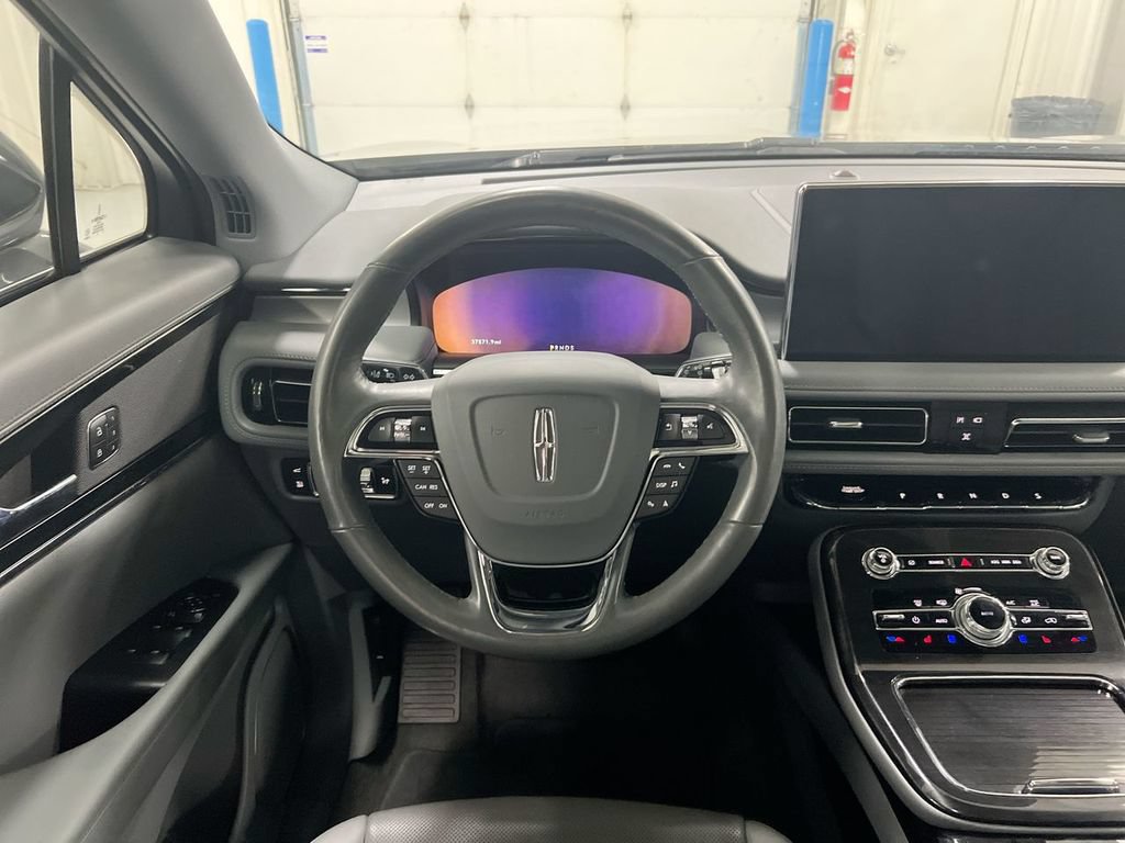 Used 2023 Lincoln Nautilus Reserve AWD/4WD image 11