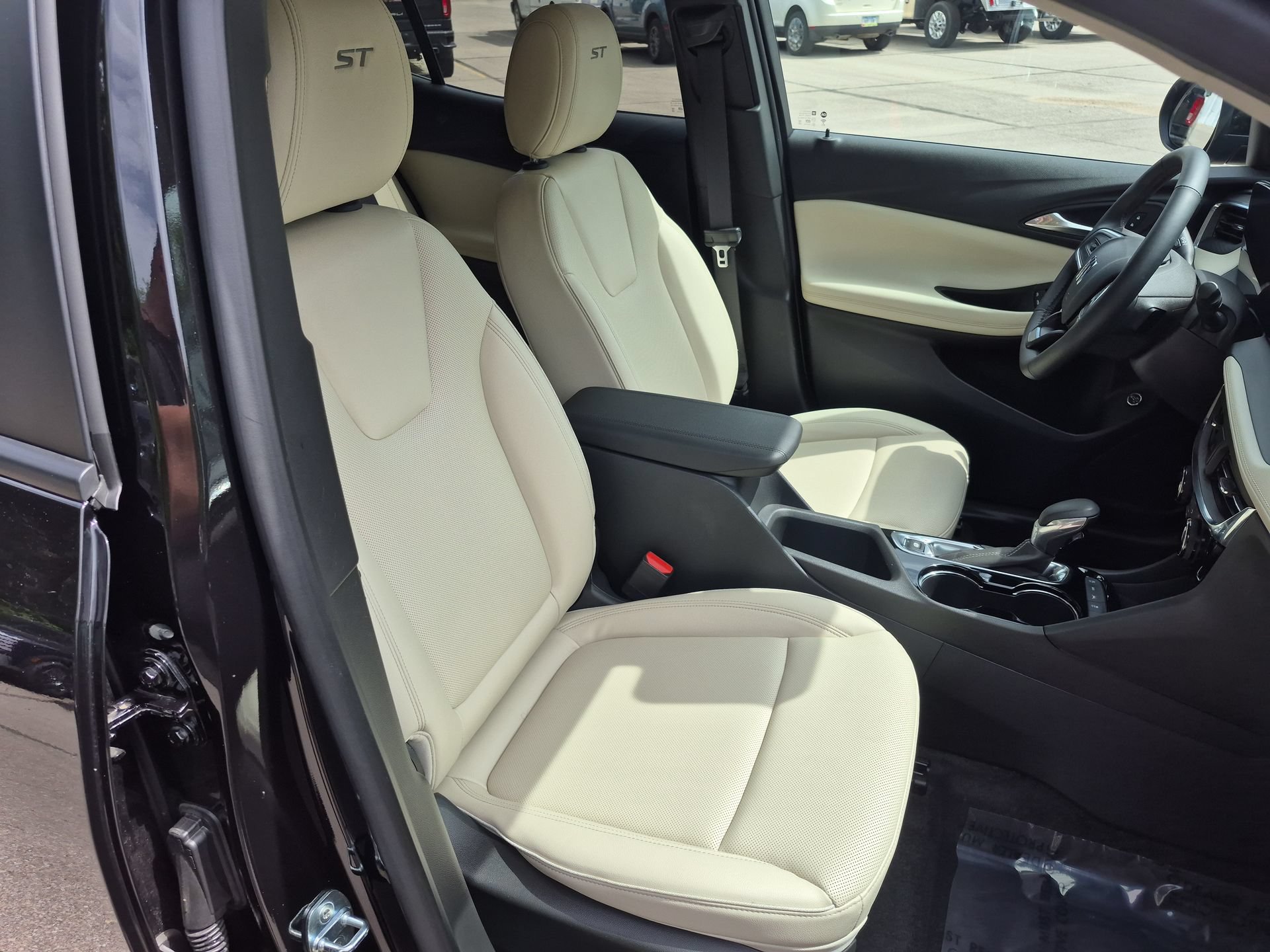 Certified 2024 Buick Encore GX Sport Touring w/ Comfort Package AWD/4WD image 27