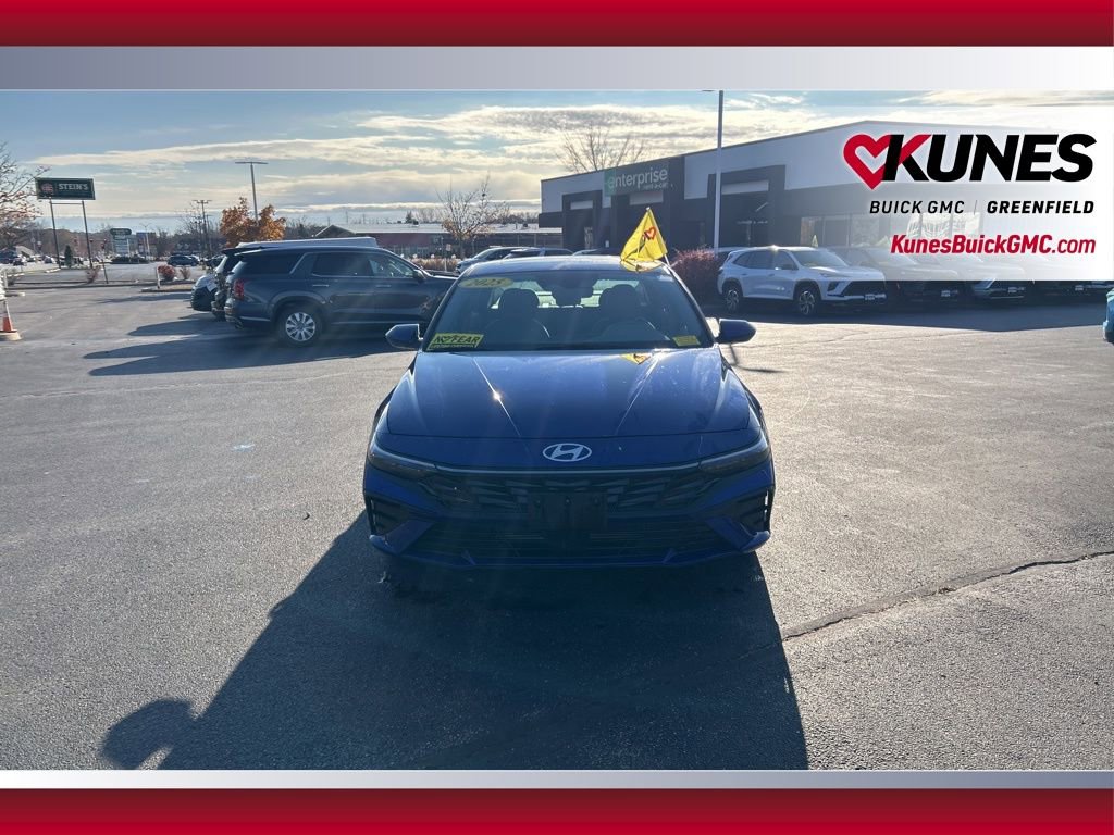 Used 2025 Hyundai Elantra SEL image 13