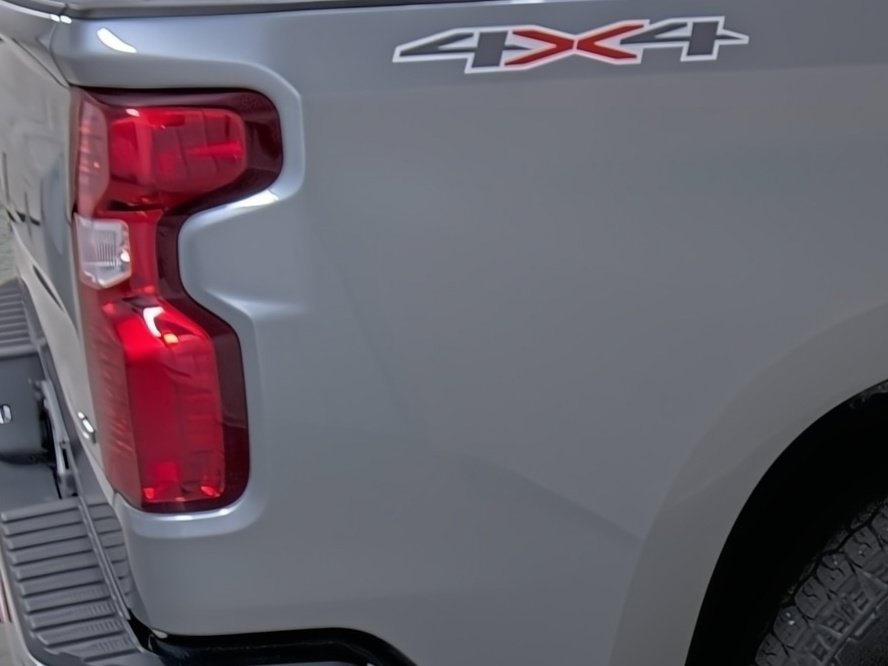 Used 2024 Chevrolet Silverado 1500 LT AWD/4WD image 13