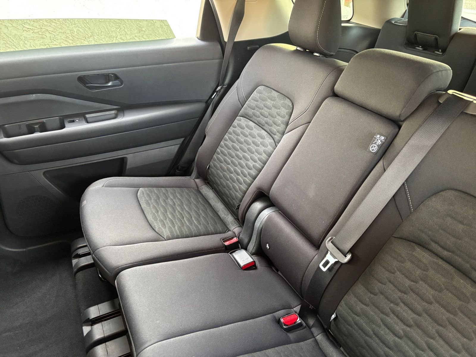 Used 2025 Nissan Pathfinder SV FWD image 42