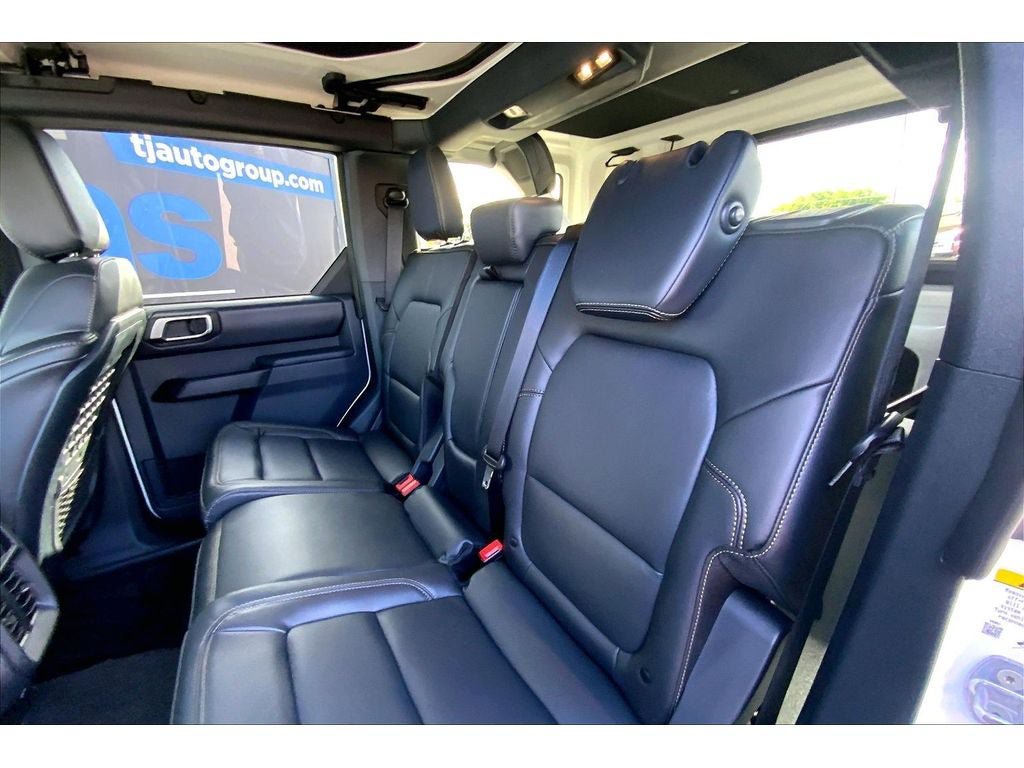 New 2025 Ford Bronco Badlands w/ Sasquatch Package AWD/4WD image 11