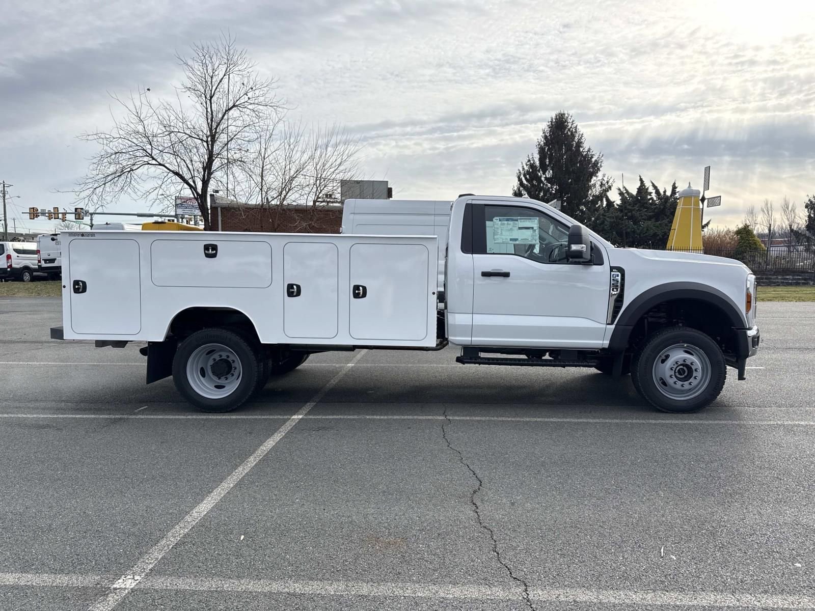 New 2026 Ford F550 4x4 Regular Cab Super Duty image 2