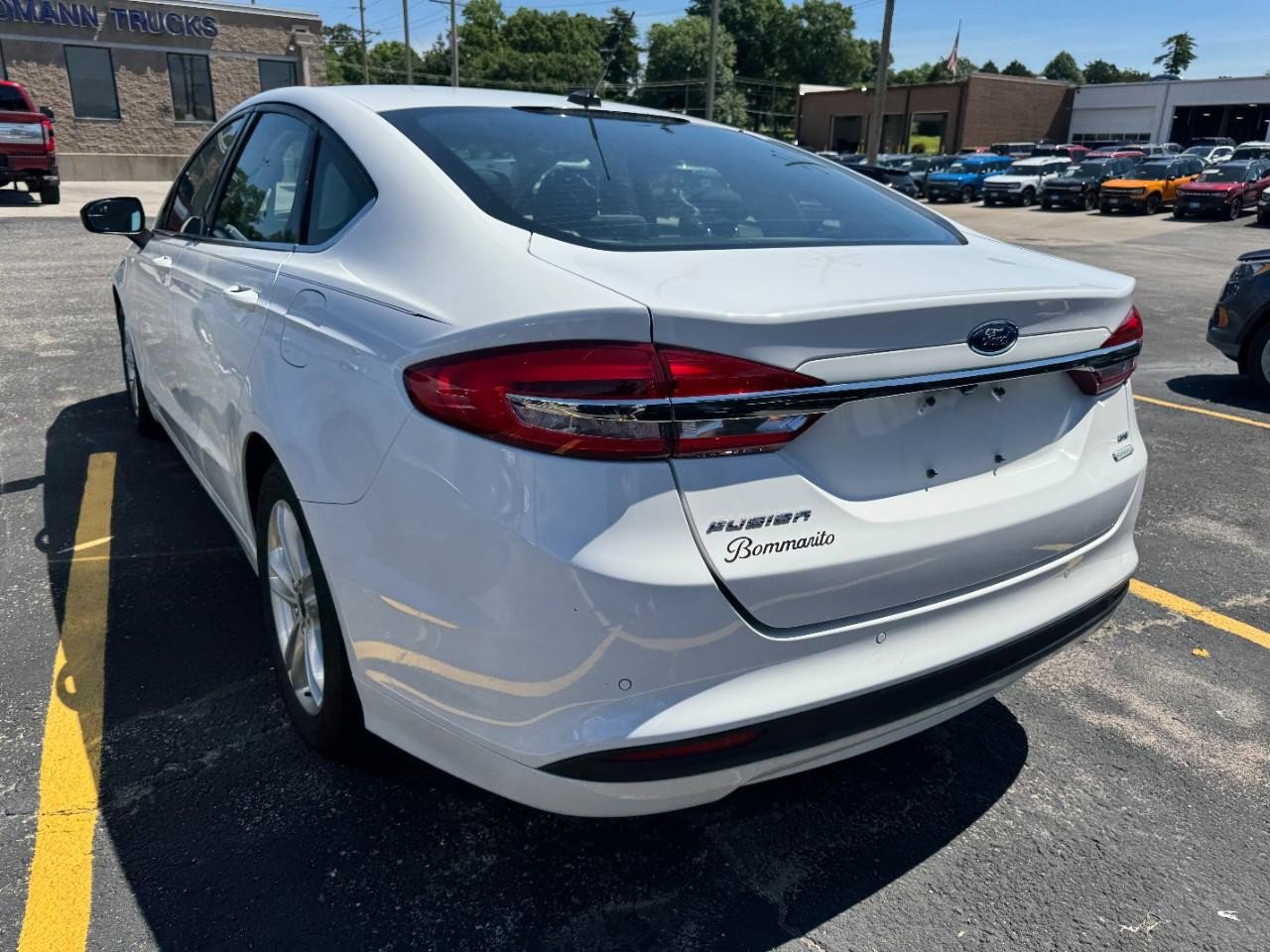 Used 2018 Ford Fusion SE w/ Fusion SE Technology Package FWD image 8