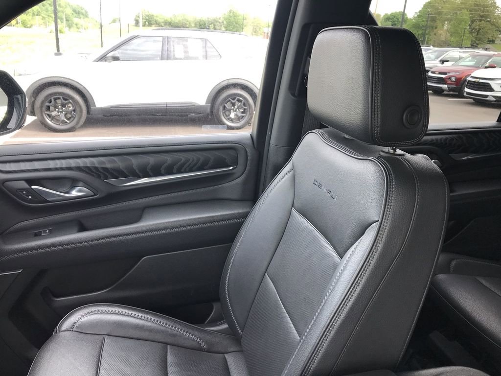 Used 2023 GMC Yukon Denali AWD/4WD image 24