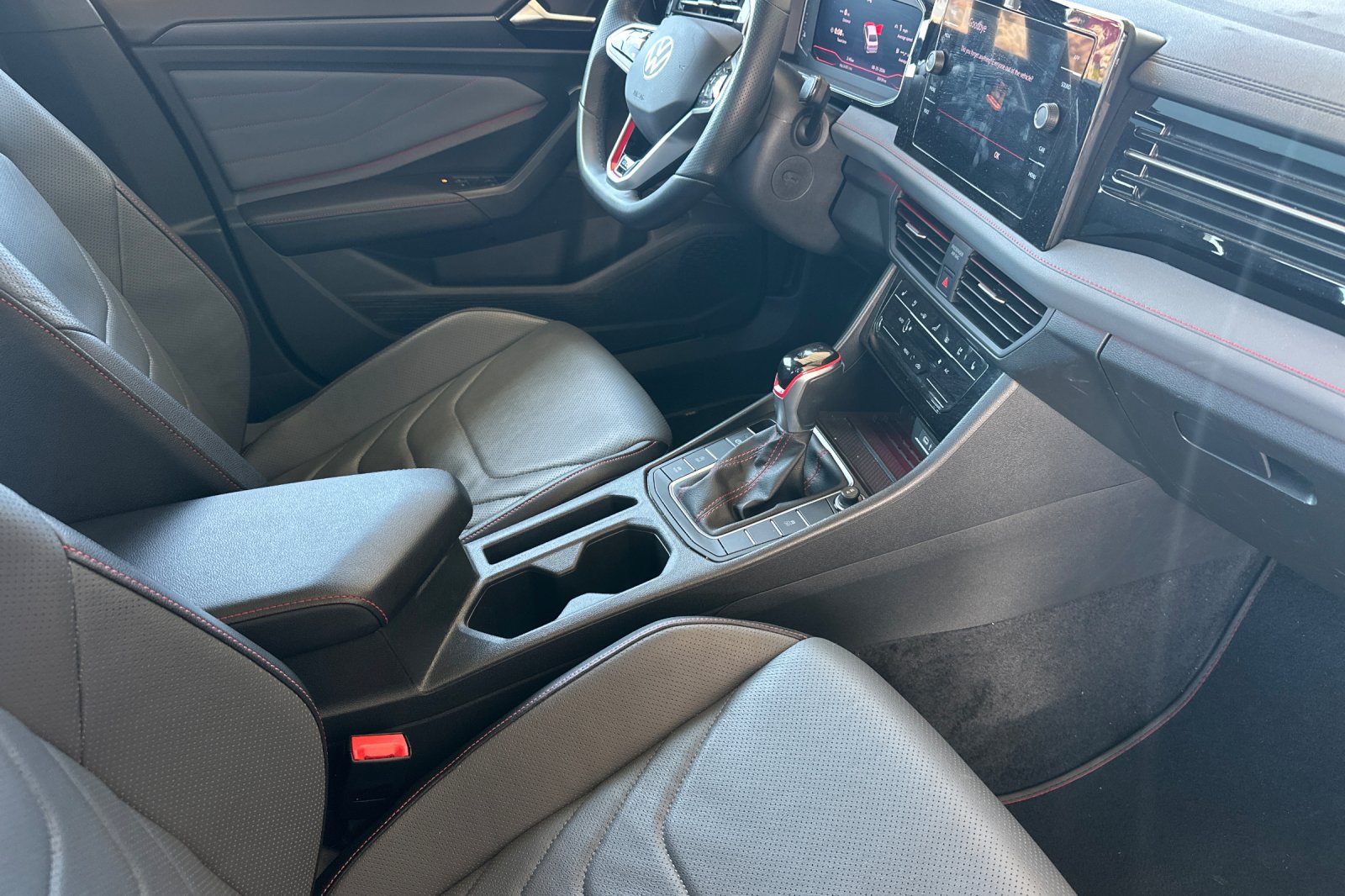 Used 2025 Volkswagen Jetta GLI Autobahn FWD image 19