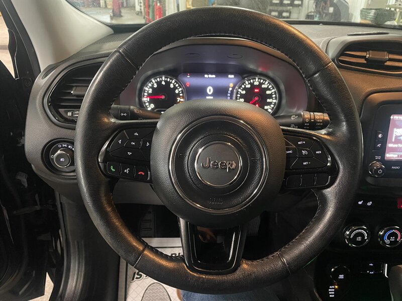 Used 2017 Jeep Renegade Altitude AWD/4WD image 8