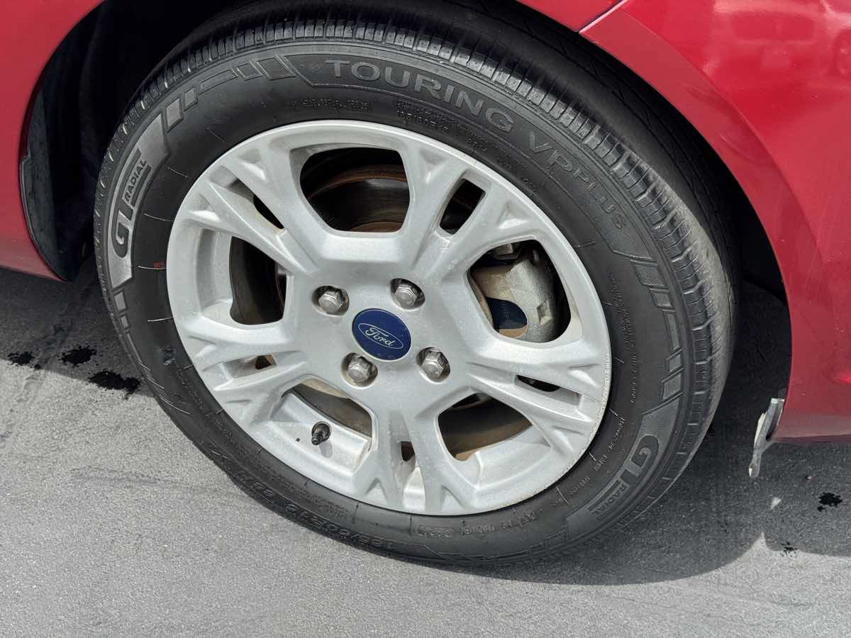 Used 2016 Ford Fiesta SE FWD image 19