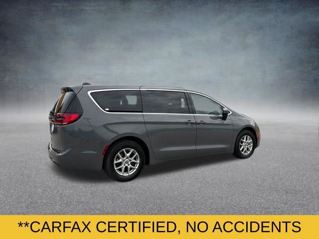 Used 2023 Chrysler Pacifica Touring-L FWD image 4