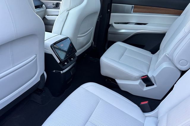 New 2026 Cadillac Vistiq Sport w/ LPO, Floor Liner Package image 12