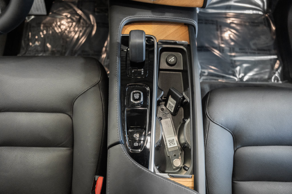 Used 2024 Volvo XC90 B6 Plus AWD/4WD image 25