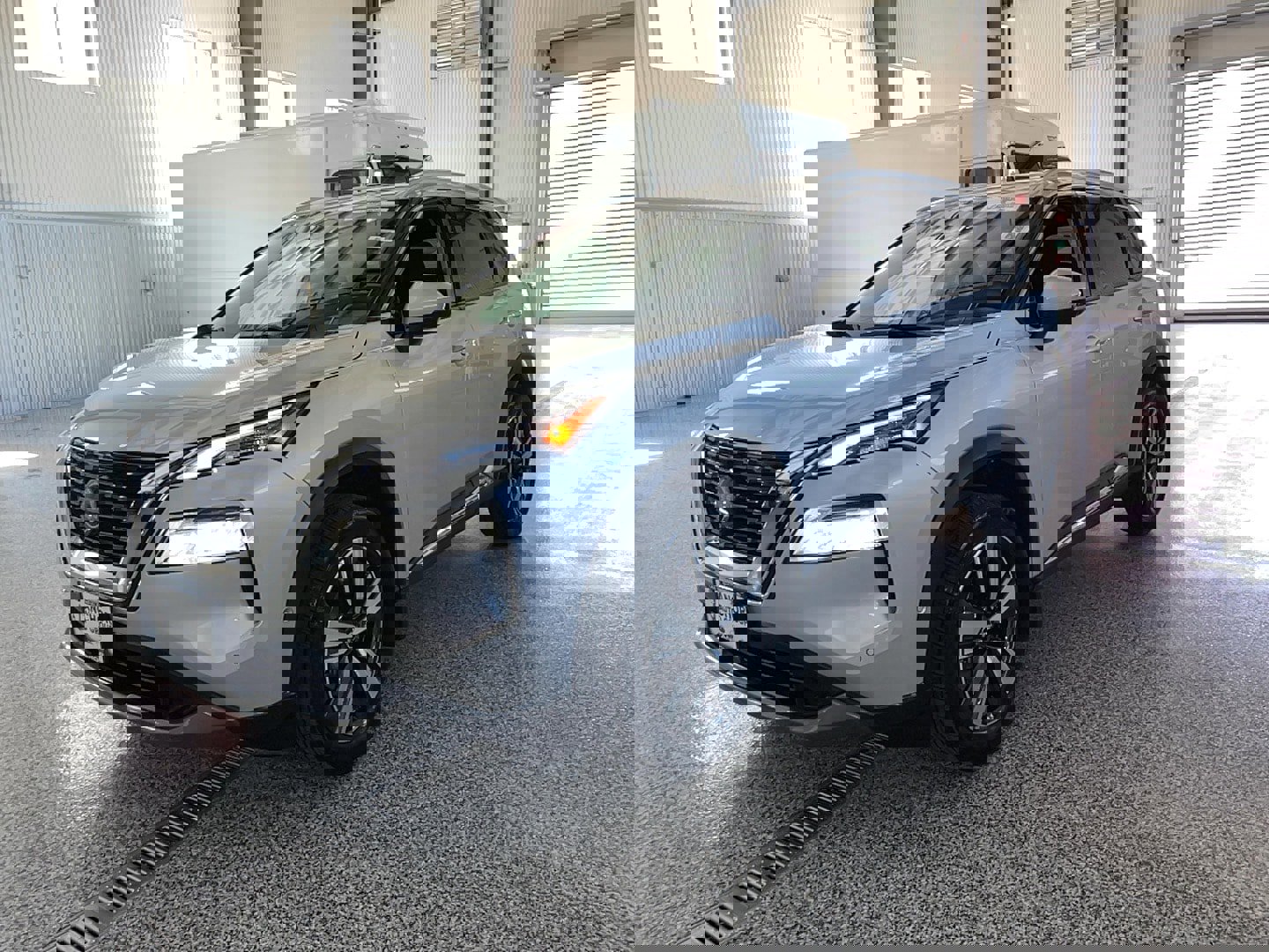 Used 2023 Nissan Rogue SL w/ SL Premium Package AWD/4WD image 3