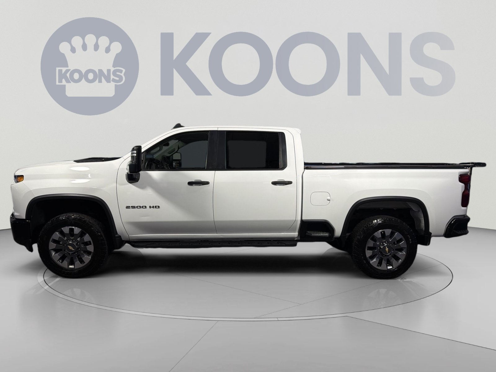 Used 2022 Chevrolet Silverado 2500 Custom w/ Custom Value Package RWD image 2