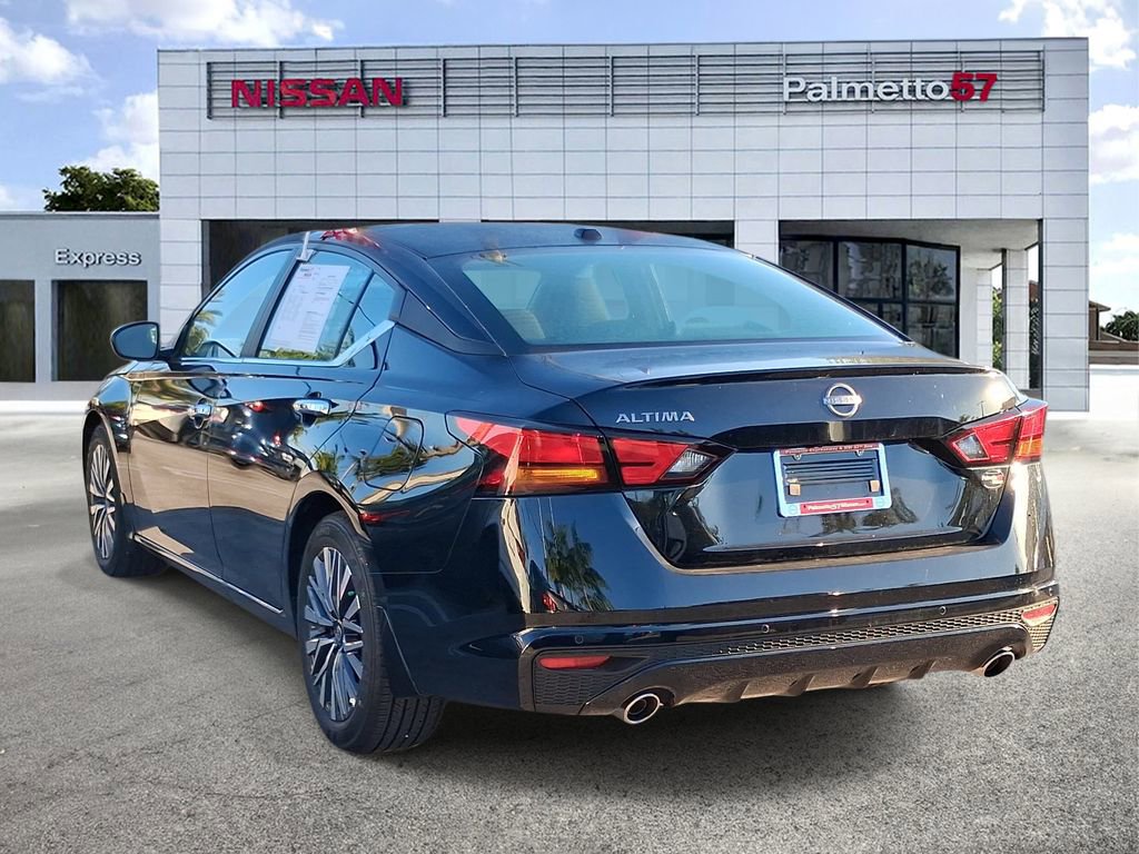 Used 2025 Nissan Altima 2.5 SV w/ SV Premium Package FWD image 4