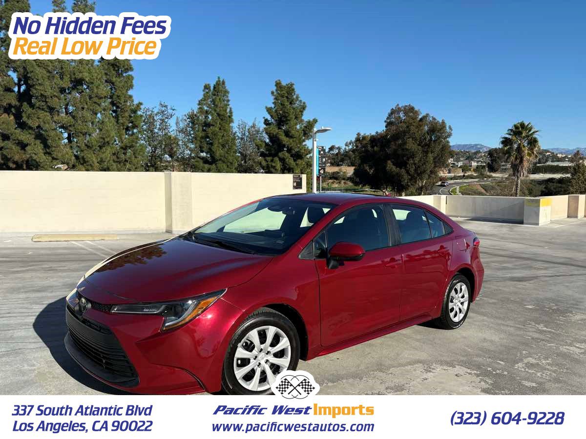 Used 2025 Toyota Corolla LE image 1