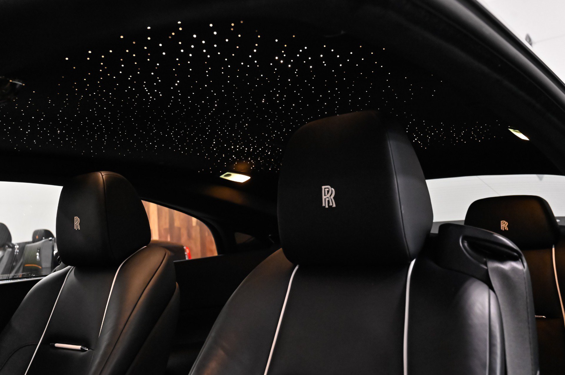 Used 2017 Rolls-Royce Wraith RWD image 4
