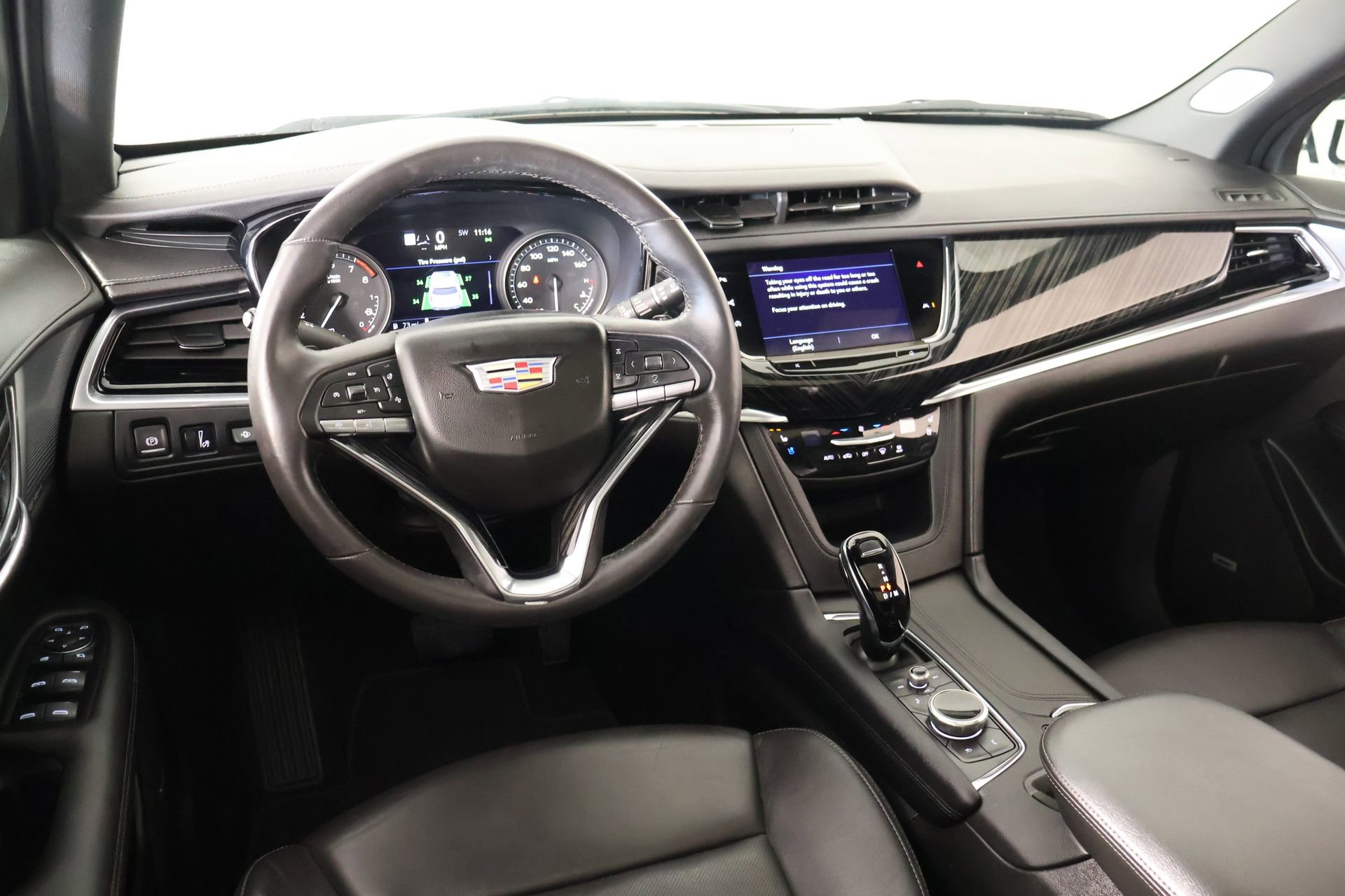 Used 2025 Cadillac XT6 Premium Luxury w/ Technology Package FWD image 2