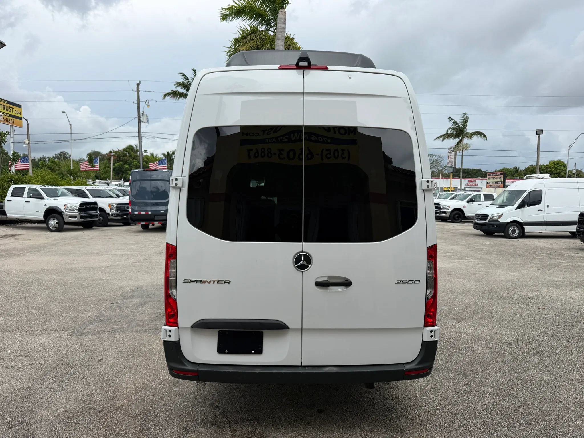 Used 2025 Mercedes-Benz Sprinter 2500 image 5