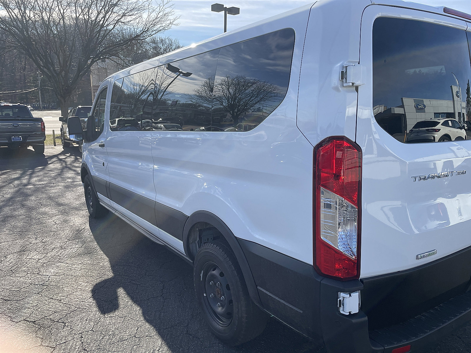 Used 2023 Ford Transit 350 XLT image 7