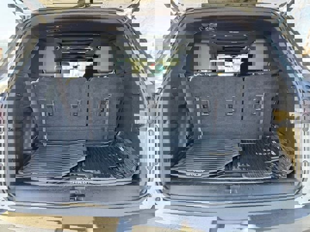 Used 2023 Chevrolet Traverse RS image 29