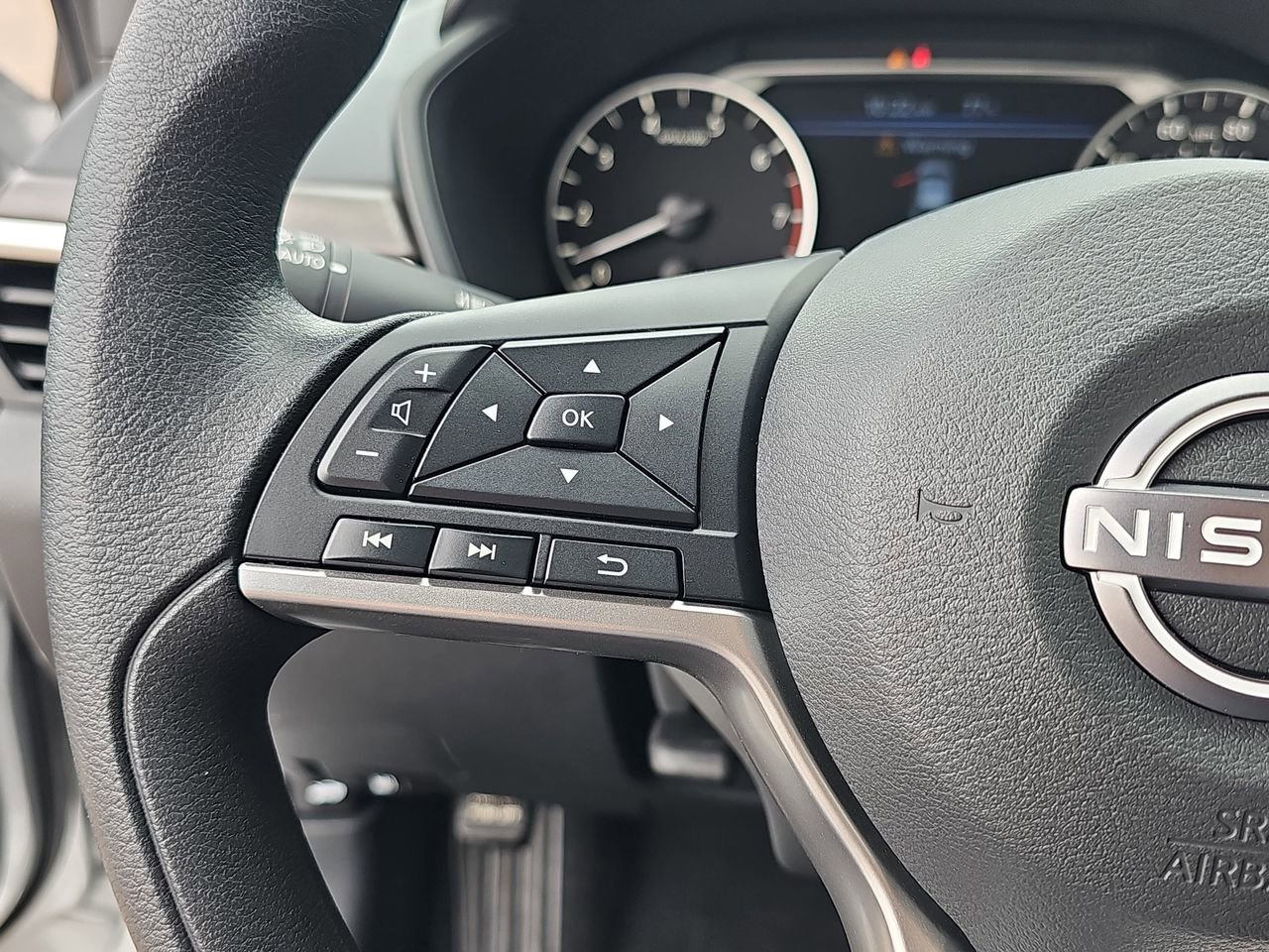 New 2026 Nissan Altima 2.5 SV FWD image 14