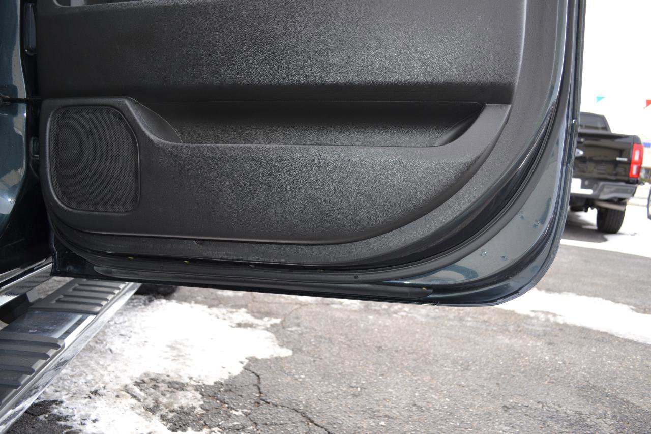 Used 2017 Chevrolet Silverado 1500 High Country image 45